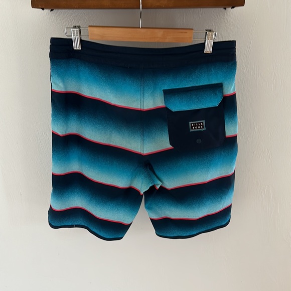 Billabong - Lo Tides | 73 Hybrid Boardshorts - 32” - Picture 2 of 3